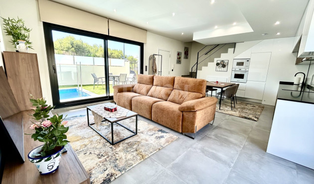 Odsprzedaż - Villa - Villamartin - Costa Blanca
