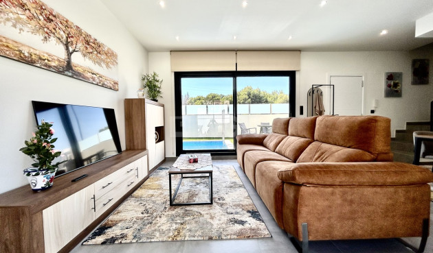 Odsprzedaż - Villa - Villamartin - Costa Blanca