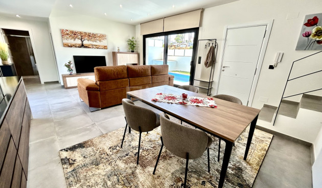 Odsprzedaż - Villa - Villamartin - Costa Blanca