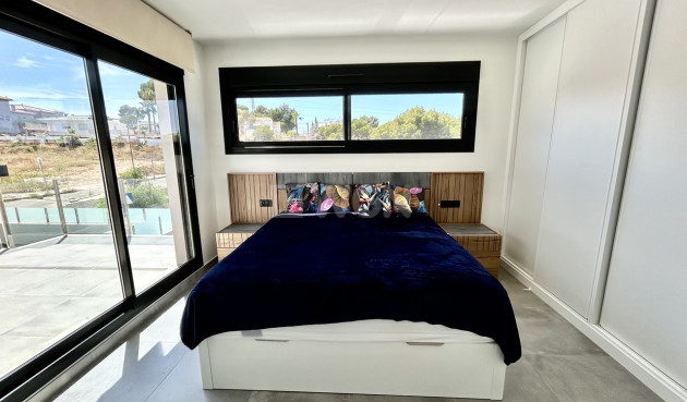 Odsprzedaż - Villa - Villamartin - Costa Blanca