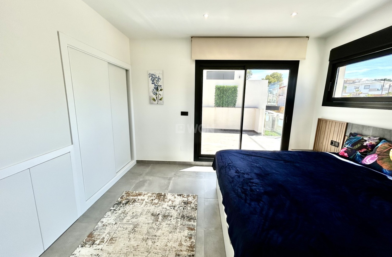 Odsprzedaż - Villa - Villamartin - Costa Blanca