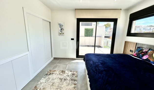 Odsprzedaż - Villa - Villamartin - Costa Blanca