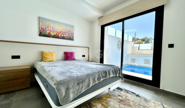 Odsprzedaż - Villa - Villamartin - Costa Blanca