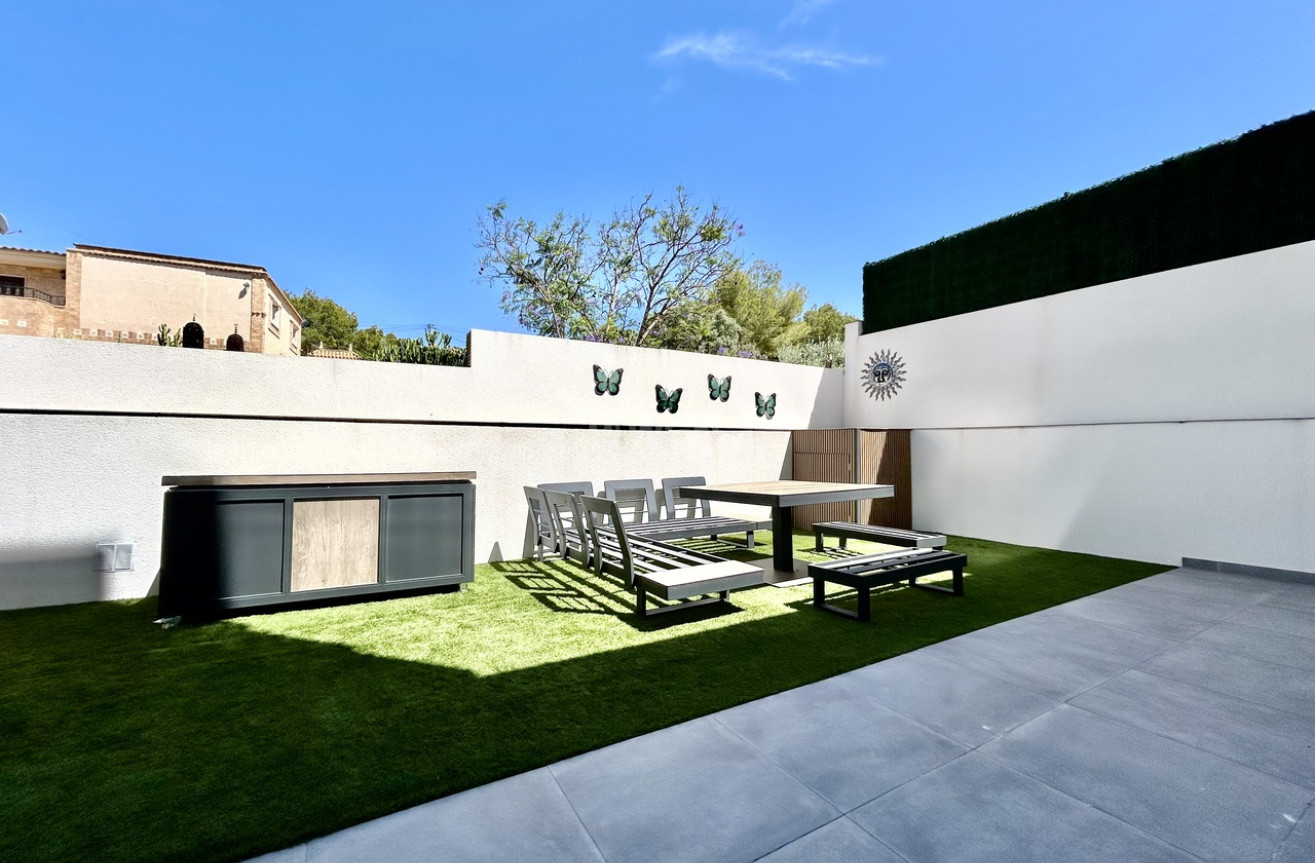 Odsprzedaż - Villa - Villamartin - Costa Blanca