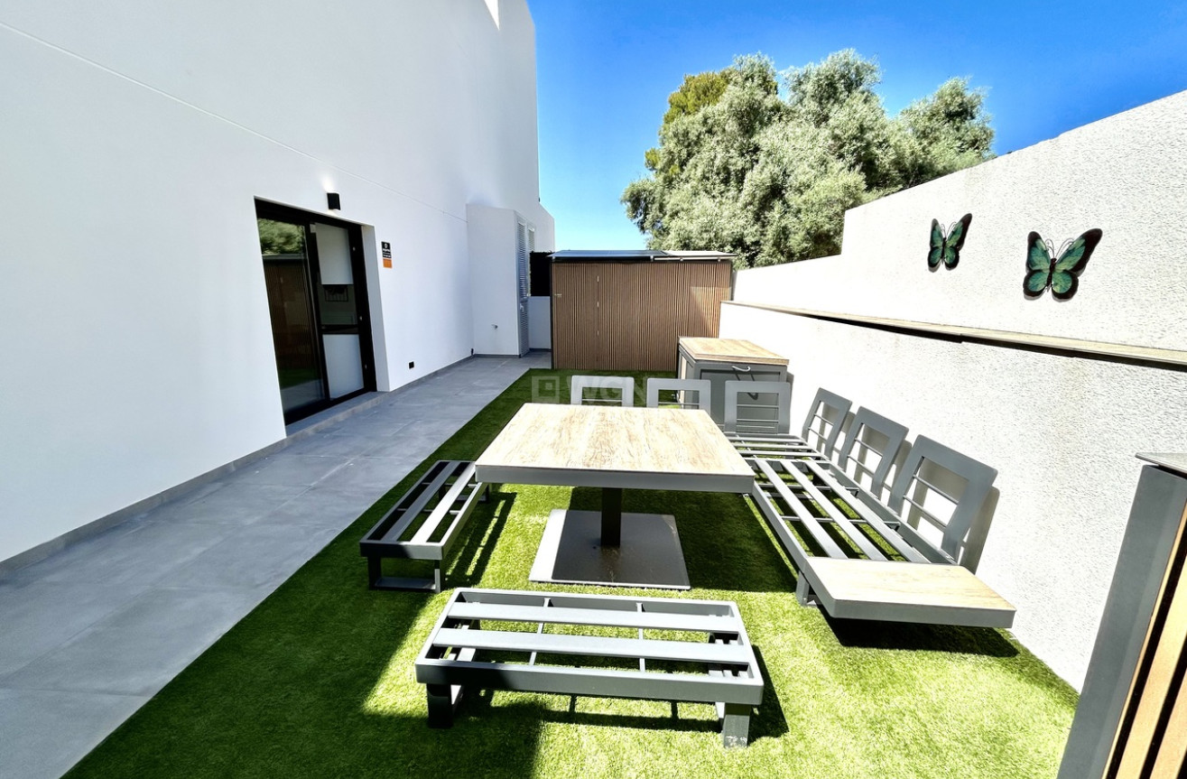 Odsprzedaż - Villa - Villamartin - Costa Blanca
