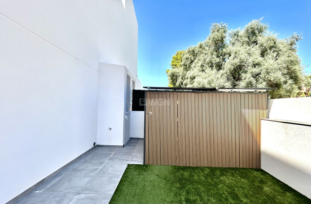 Odsprzedaż - Villa - Villamartin - Costa Blanca