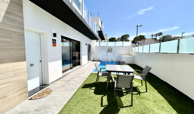 Odsprzedaż - Villa - Villamartin - Costa Blanca