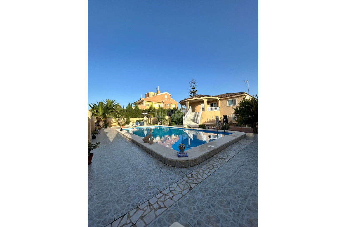 Odsprzedaż - Villa - Torrevieja - aguas nuevas