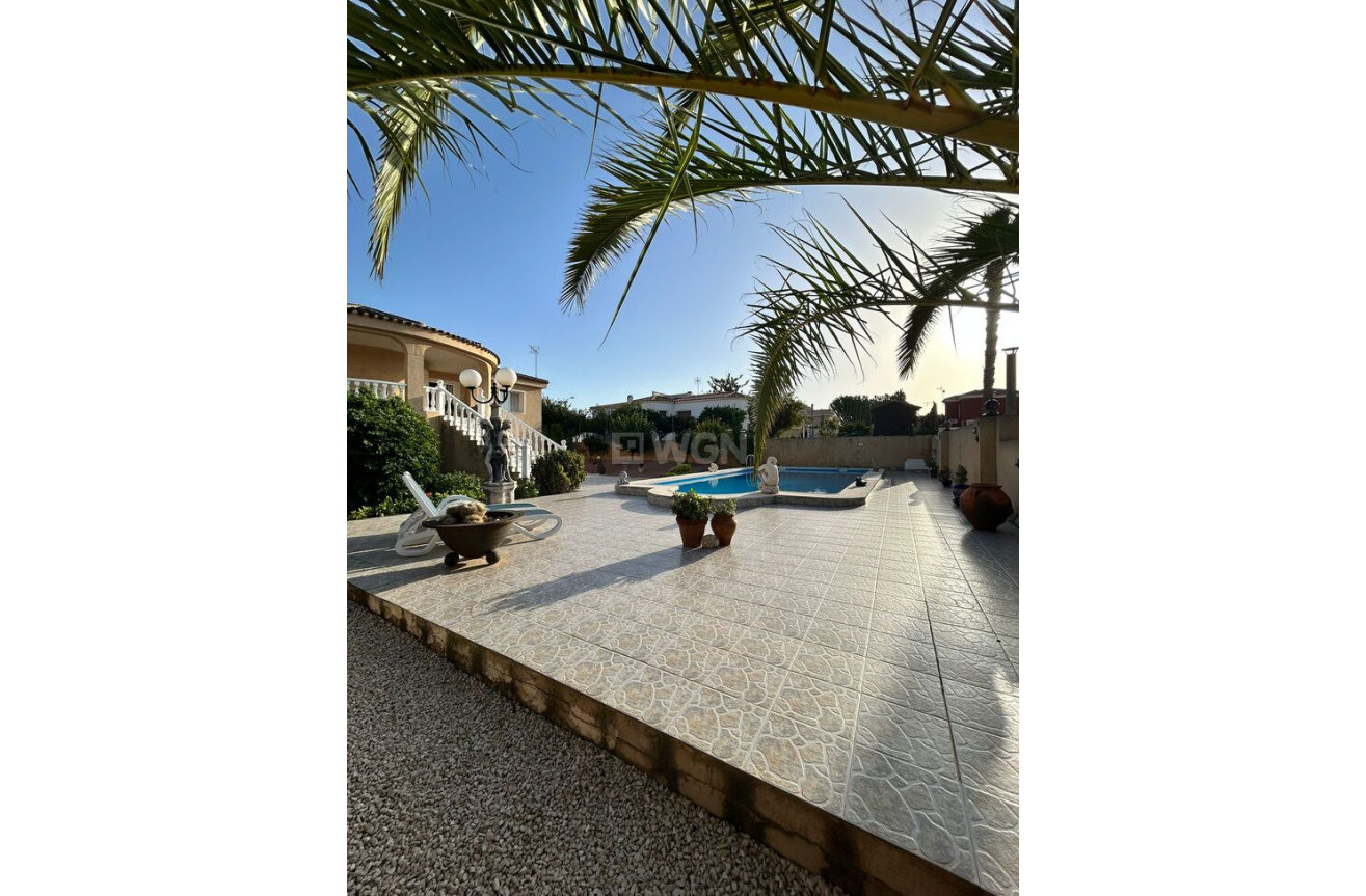 Odsprzedaż - Villa - Torrevieja - aguas nuevas