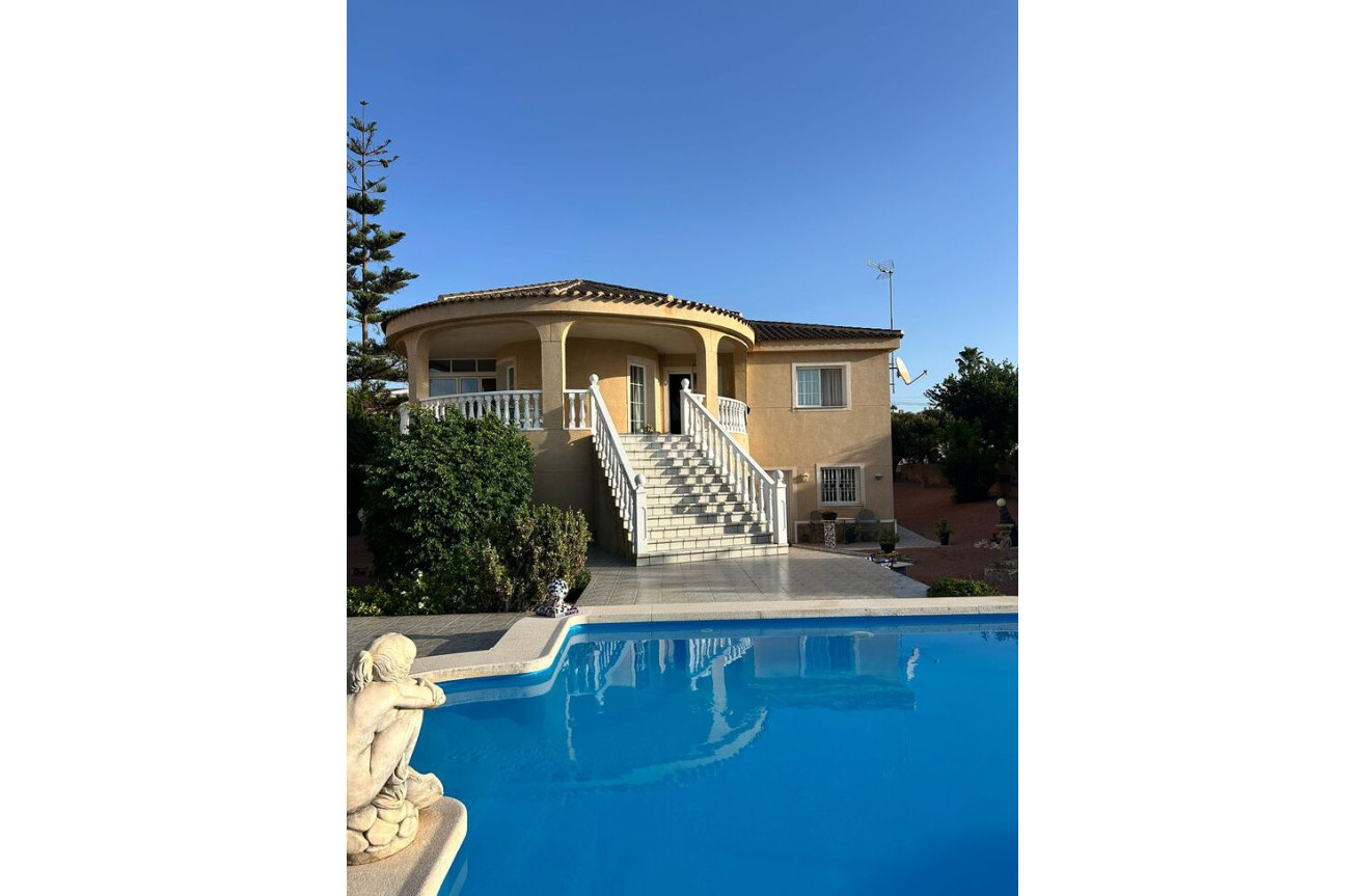 Odsprzedaż - Villa - Torrevieja - aguas nuevas