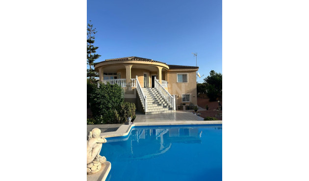 Odsprzedaż - Villa - Torrevieja - aguas nuevas