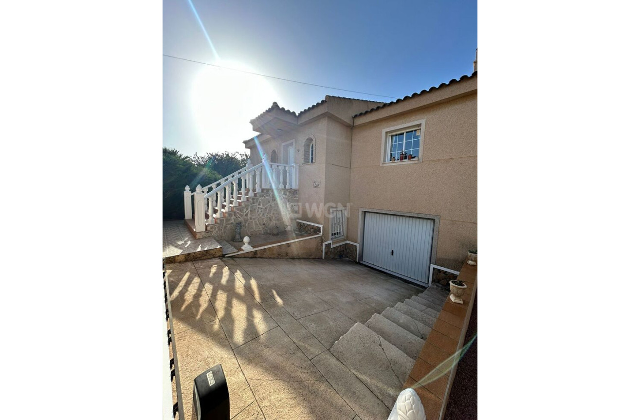 Odsprzedaż - Villa - Torrevieja - aguas nuevas