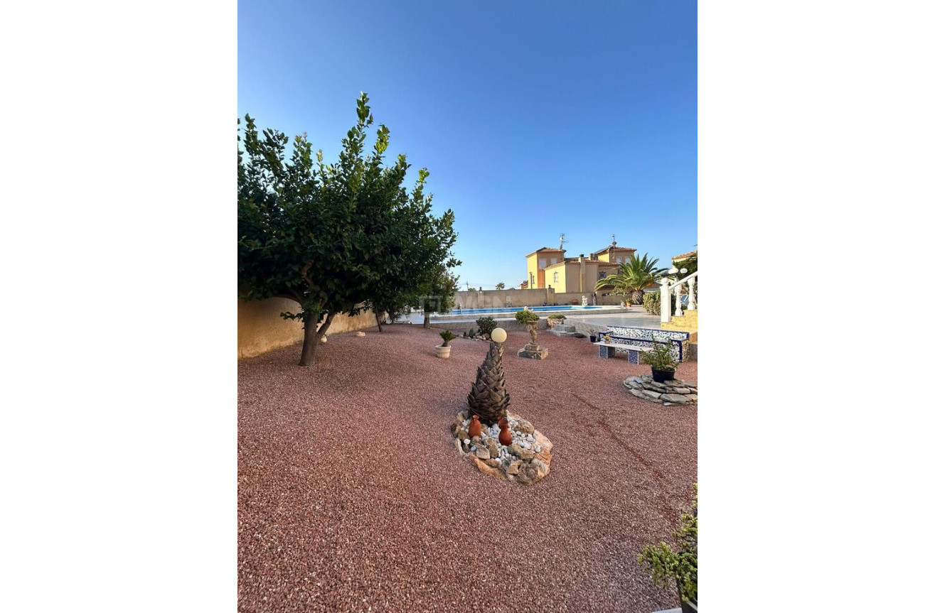 Odsprzedaż - Villa - Torrevieja - aguas nuevas