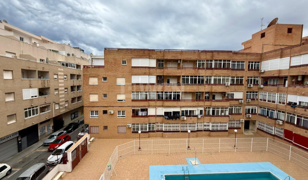 Wiederverkauf - Wohnung - Torrevieja - Centro