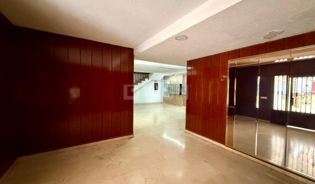 Wiederverkauf - Wohnung - Torrevieja - Centro
