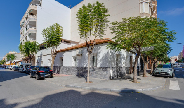 Odsprzedaż - Kamienica - Torrevieja - Centro