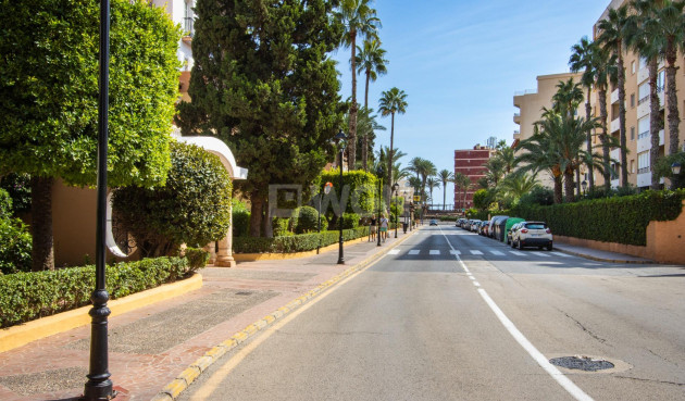 Odsprzedaż - Mieszkanie w bloku - Torrevieja - Los Frutales