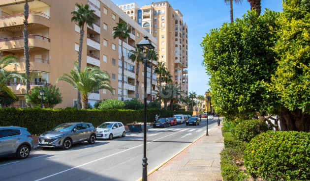 Odsprzedaż - Mieszkanie w bloku - Torrevieja - Los Frutales