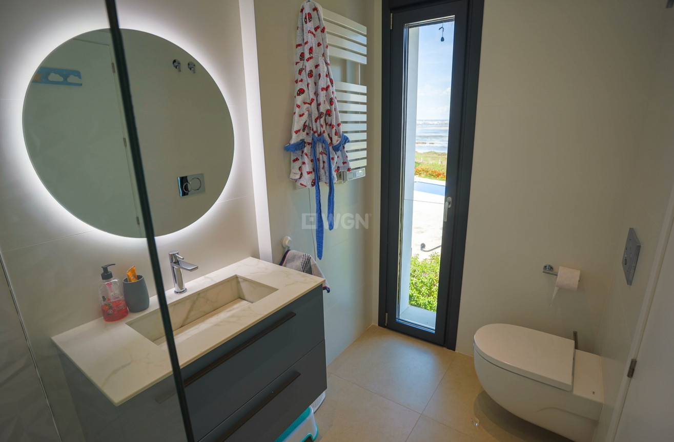 Resale - Villa - La Manga del Mar Menor - Costa Calida