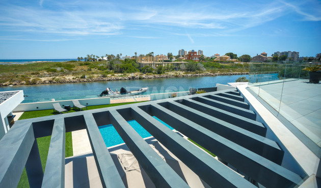 Resale - Villa - La Manga del Mar Menor - Costa Calida