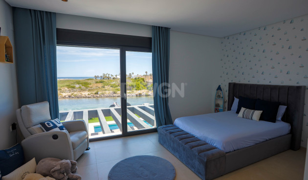 Resale - Villa - La Manga del Mar Menor - Costa Calida