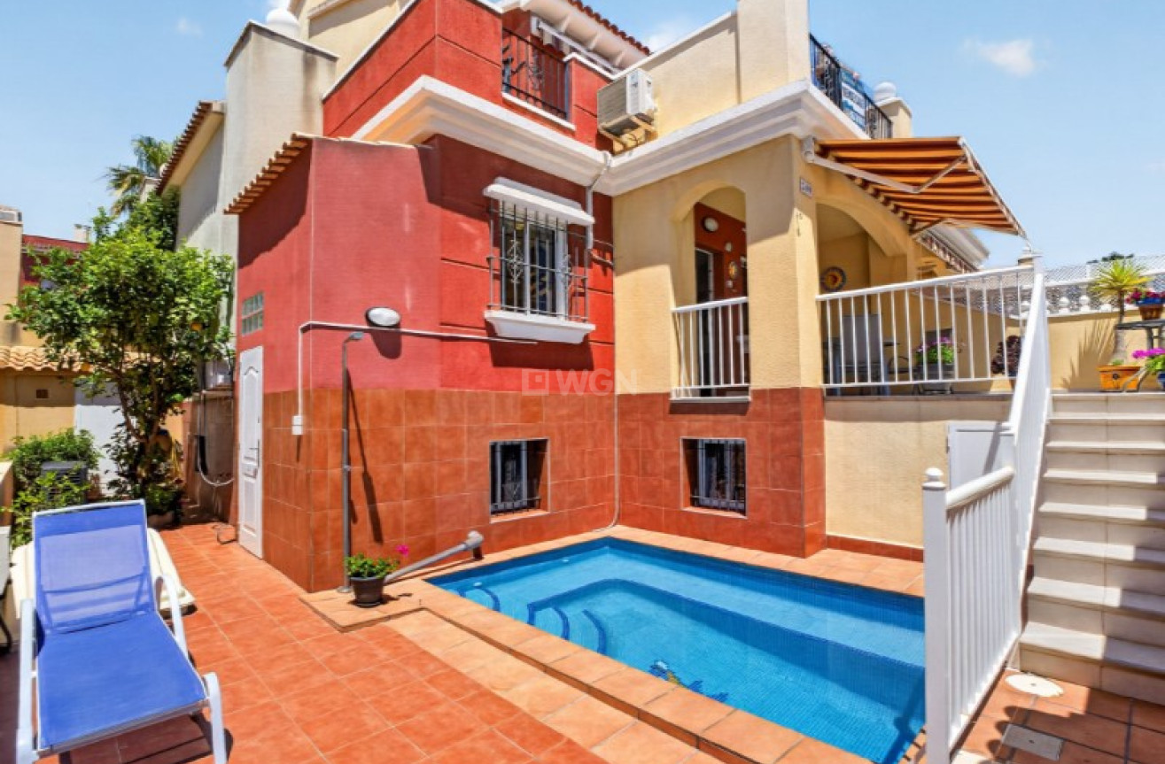 Odsprzedaż - Kamienica - Torrevieja - Costa Blanca