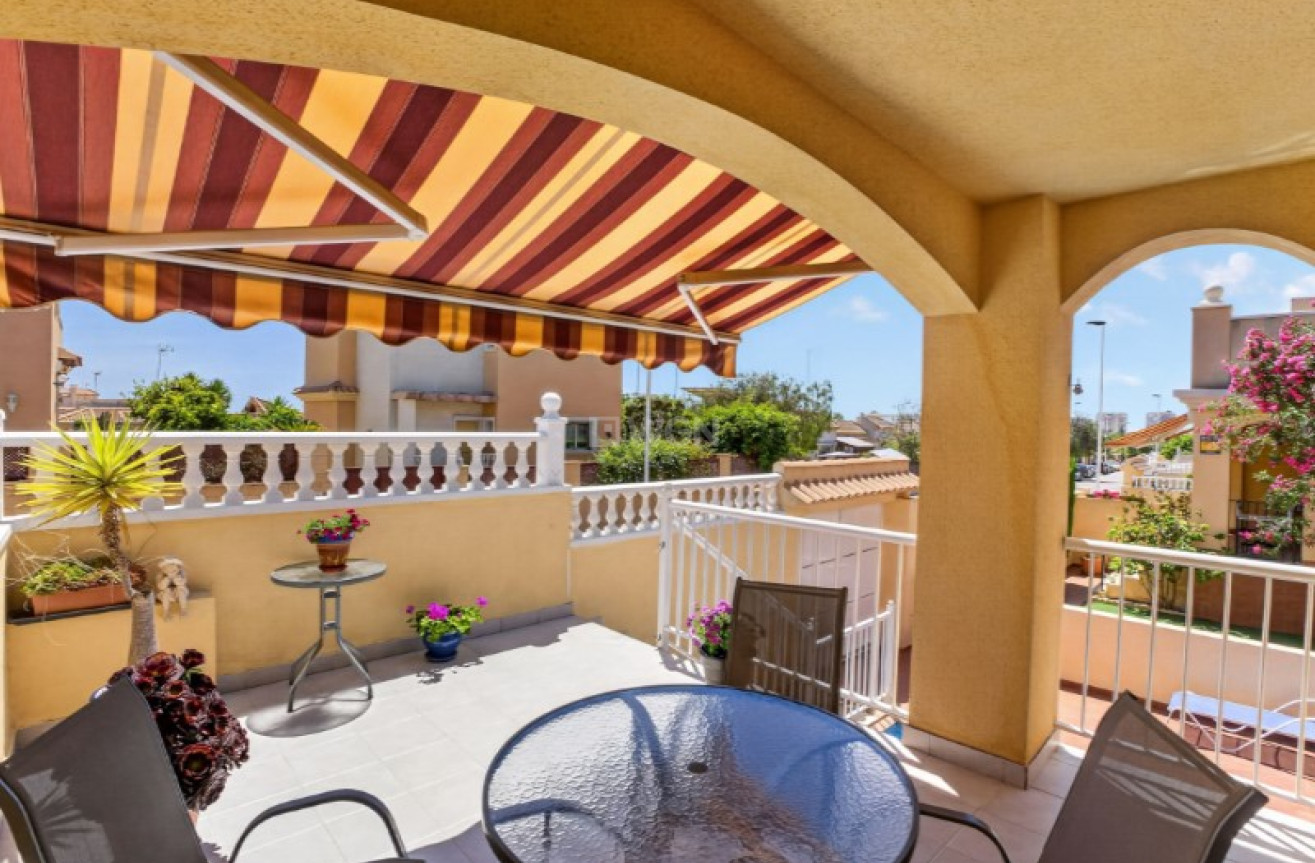 Odsprzedaż - Kamienica - Torrevieja - Costa Blanca