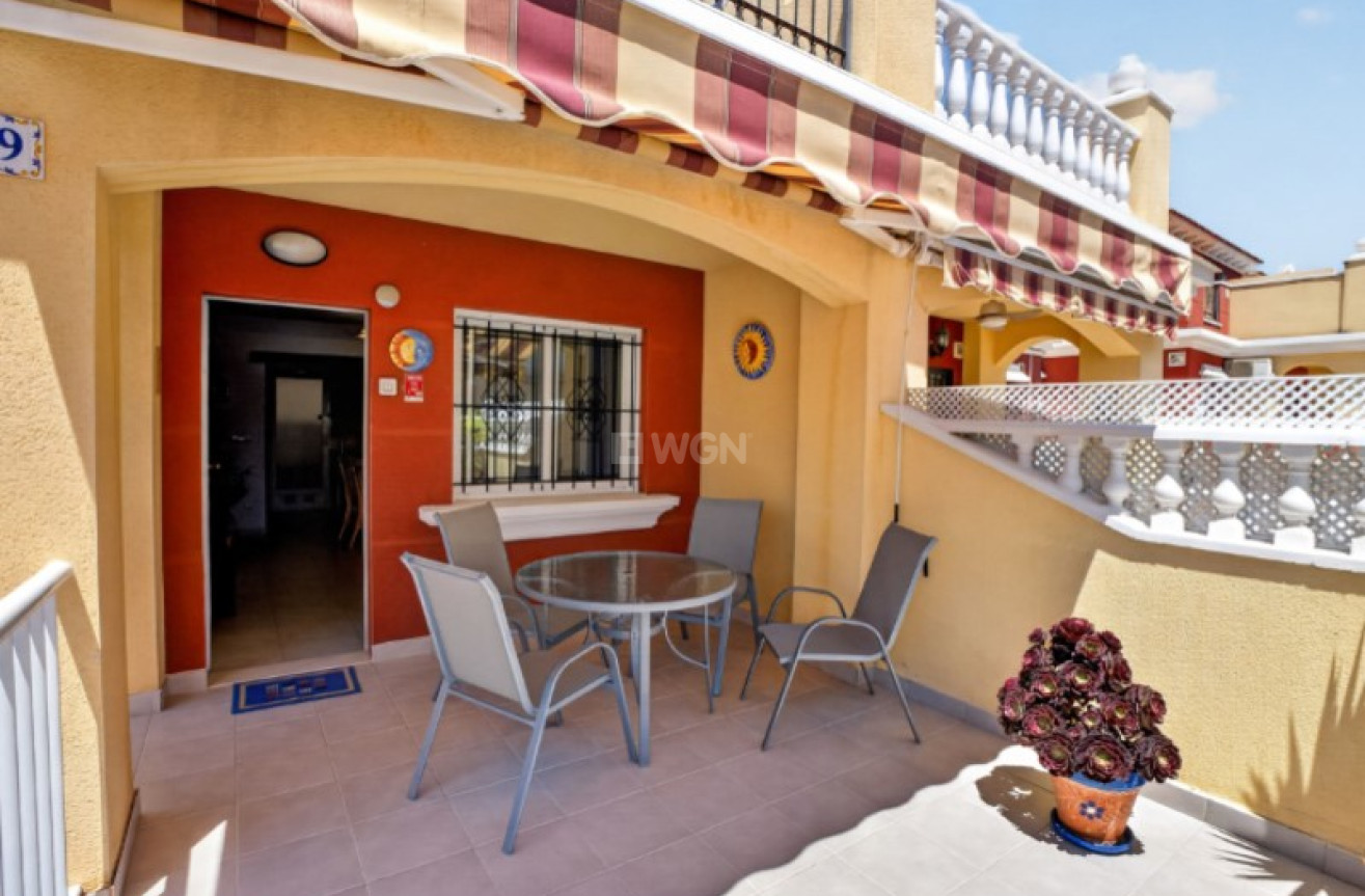 Odsprzedaż - Kamienica - Torrevieja - Costa Blanca