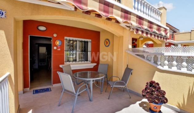 Odsprzedaż - Kamienica - Torrevieja - Costa Blanca
