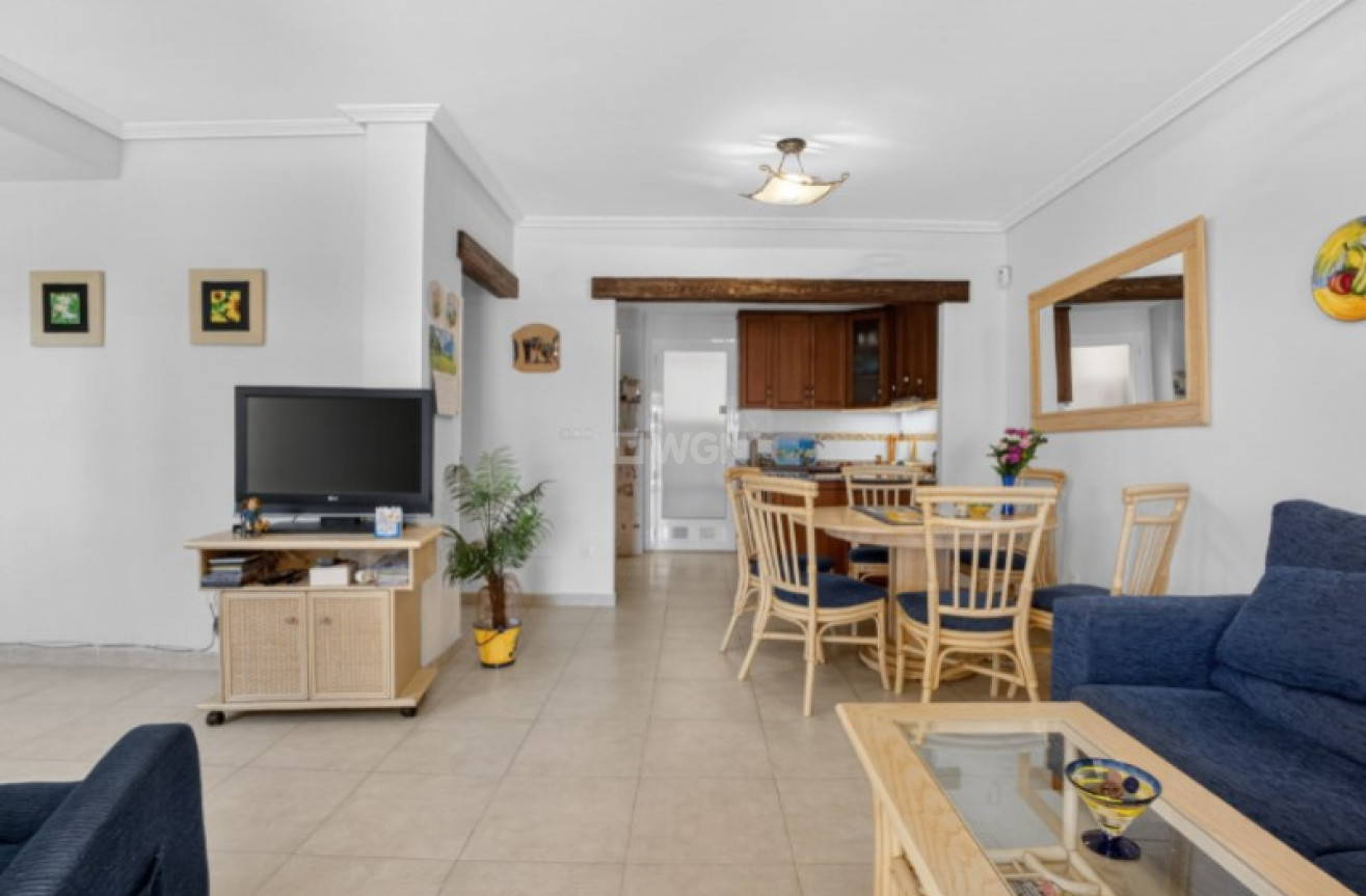 Odsprzedaż - Kamienica - Torrevieja - Costa Blanca