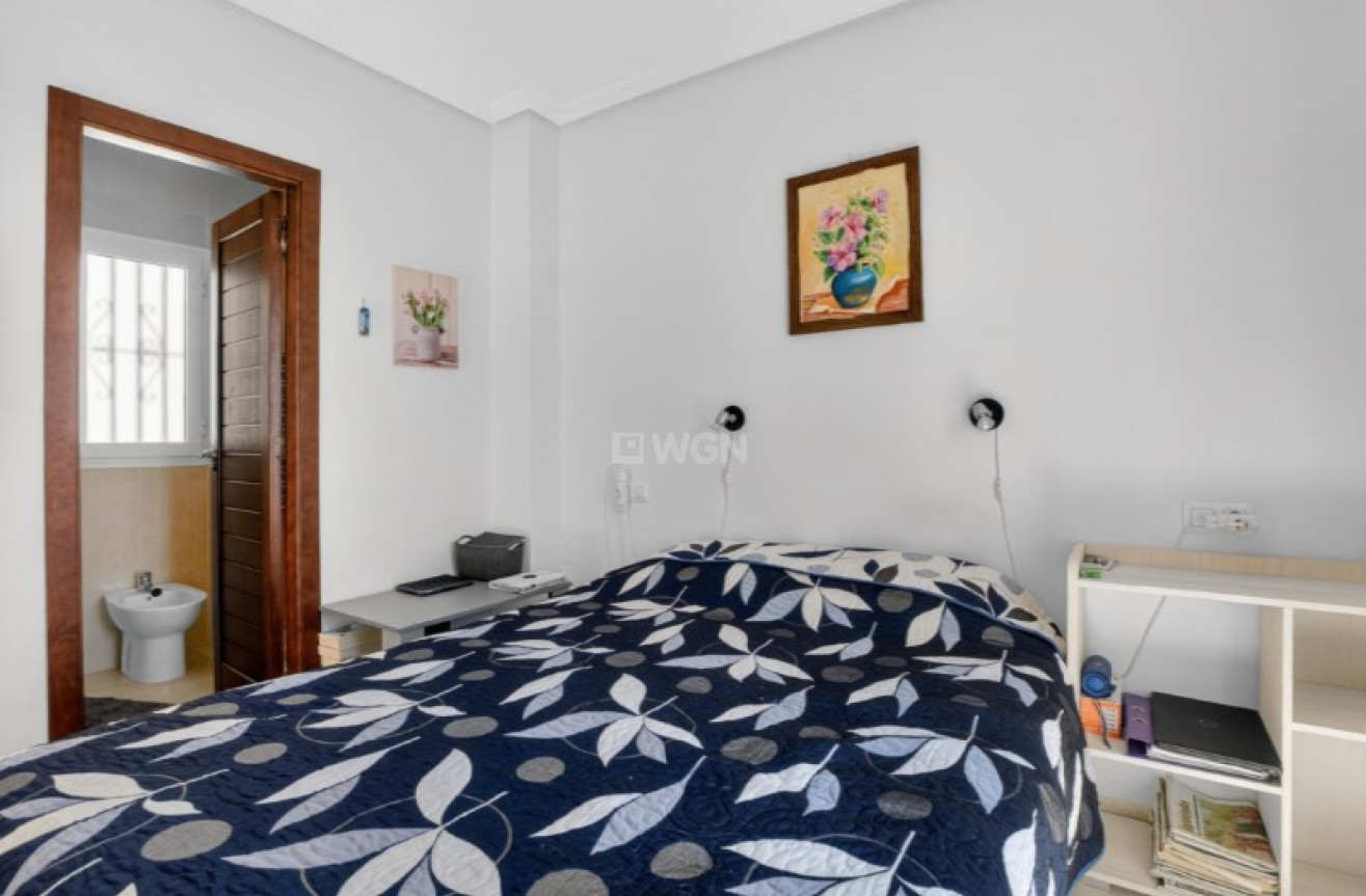 Odsprzedaż - Kamienica - Torrevieja - Costa Blanca