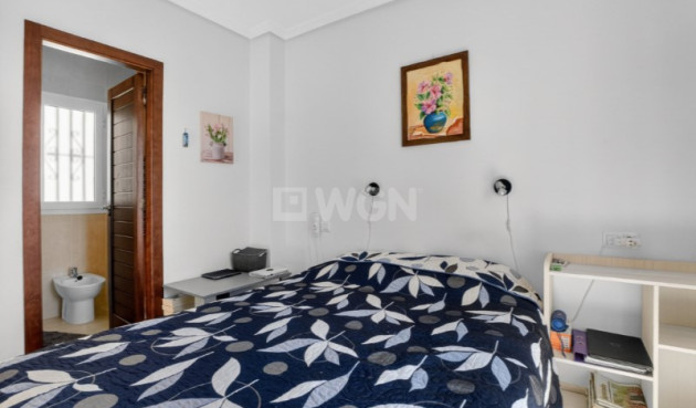Odsprzedaż - Kamienica - Torrevieja - Costa Blanca