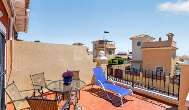 Odsprzedaż - Kamienica - Torrevieja - Costa Blanca