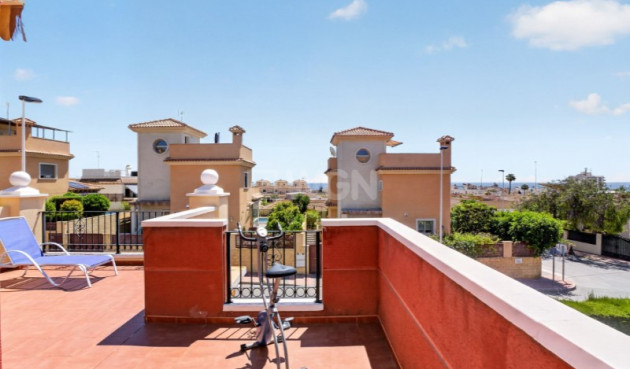 Odsprzedaż - Kamienica - Torrevieja - Costa Blanca
