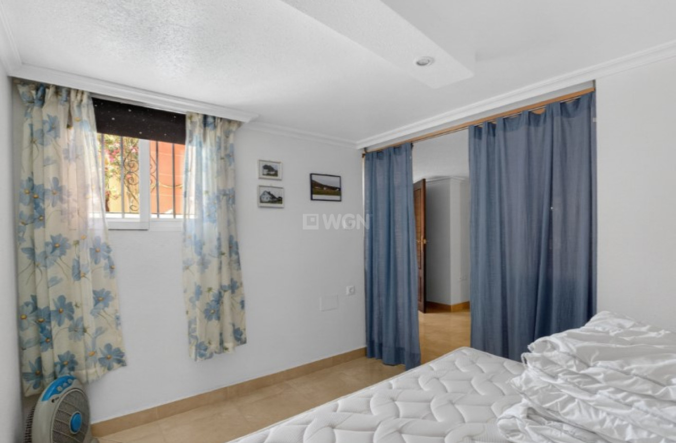 Odsprzedaż - Kamienica - Torrevieja - Costa Blanca