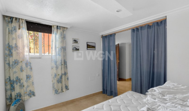 Odsprzedaż - Kamienica - Torrevieja - Costa Blanca