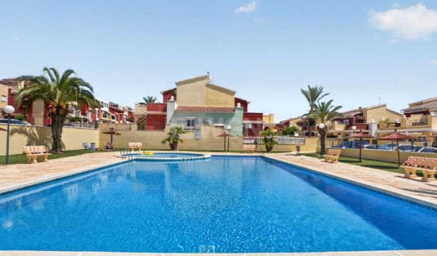 Odsprzedaż - Kamienica - Torrevieja - Costa Blanca