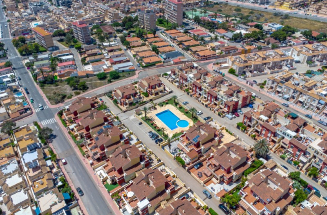 Odsprzedaż - Kamienica - Torrevieja - Costa Blanca