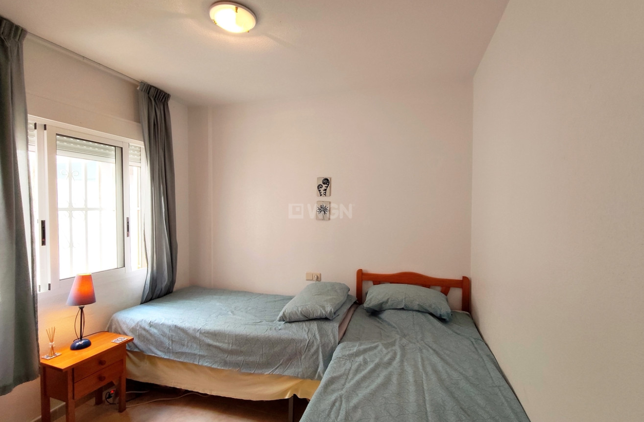 Odsprzedaż - Mieszkanie w bloku - La Zenia - Costa Blanca