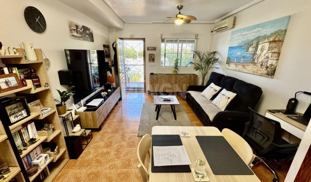 Odsprzedaż - Kamienica - Torrevieja - La Siesta - El Salado - Torreta