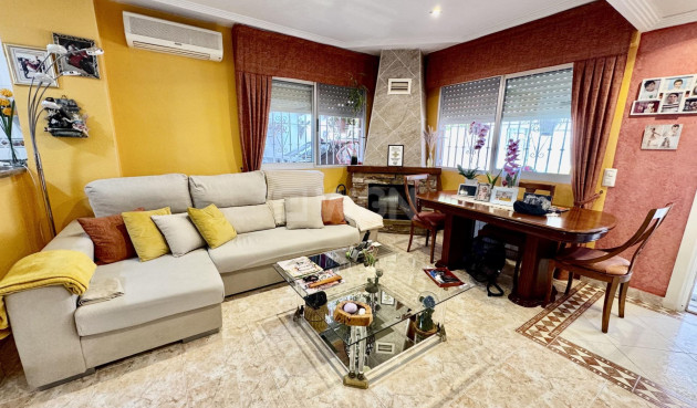 Odsprzedaż - Kamienica - Orihuela - Urbanización Perla Del Mar