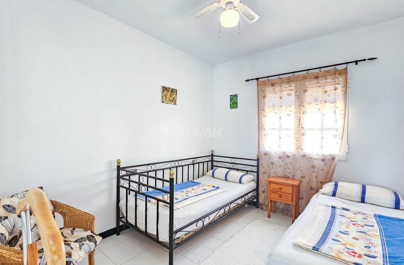 Odsprzedaż - Bungalow - Orihuela Costa - Los Altos