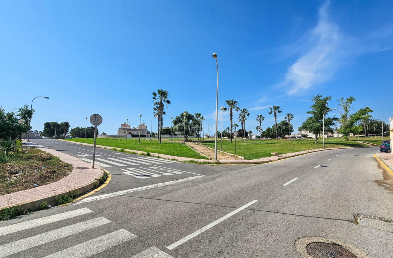Odsprzedaż - Bungalow - Orihuela Costa - Los Altos