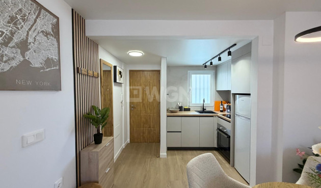Odsprzedaż - Mieszkanie w bloku - Torrevieja - Nueva Torrevieja