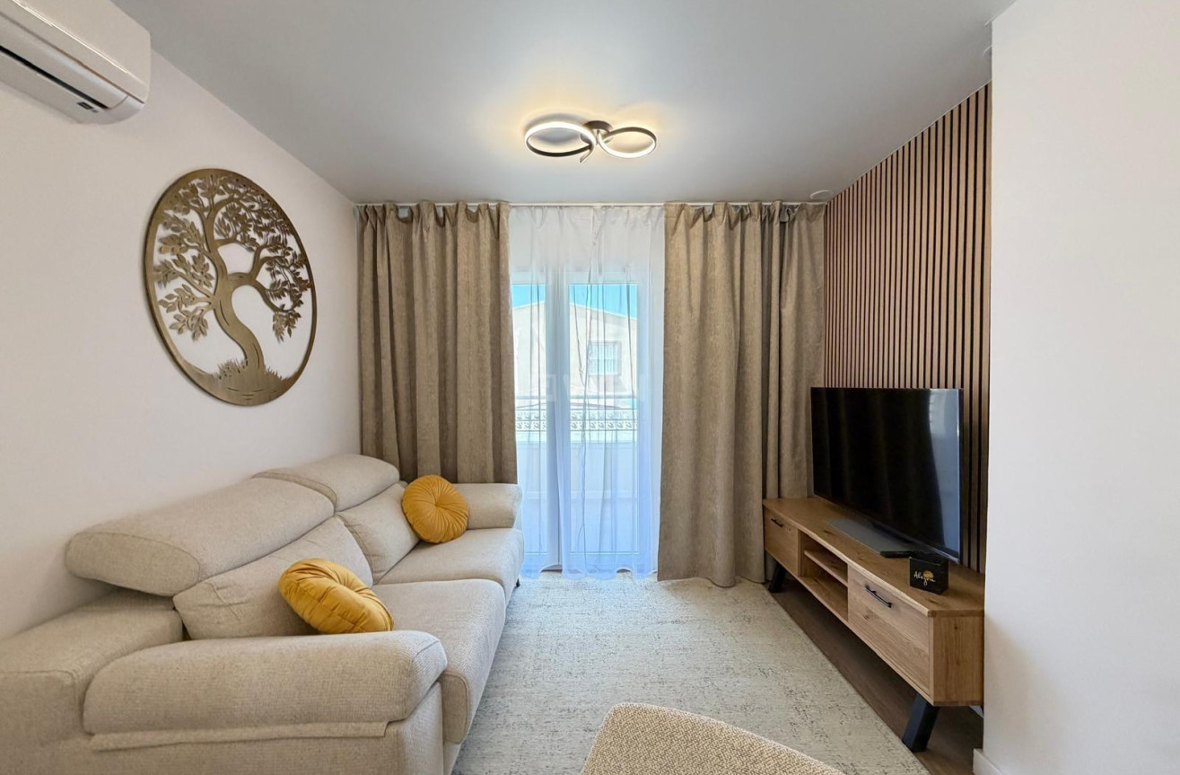 Odsprzedaż - Mieszkanie w bloku - Torrevieja - Nueva Torrevieja