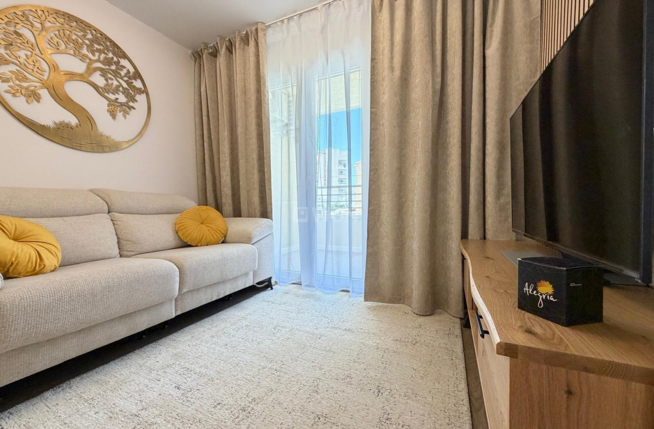 Odsprzedaż - Mieszkanie w bloku - Torrevieja - Nueva Torrevieja