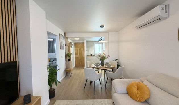 Odsprzedaż - Mieszkanie w bloku - Torrevieja - Nueva Torrevieja