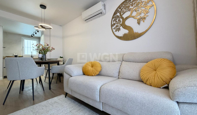 Odsprzedaż - Mieszkanie w bloku - Torrevieja - Nueva Torrevieja