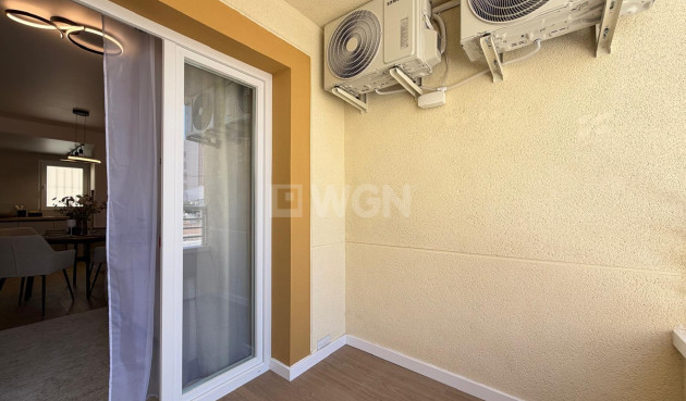 Odsprzedaż - Mieszkanie w bloku - Torrevieja - Nueva Torrevieja