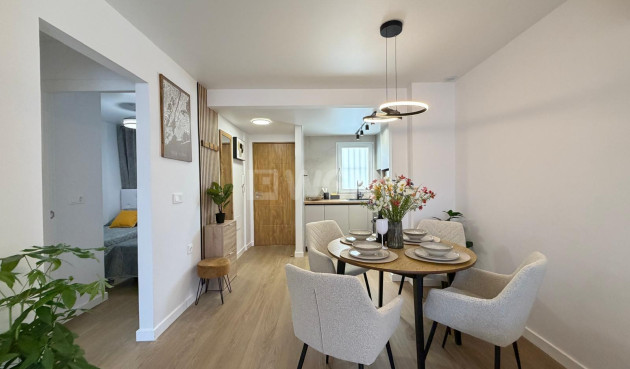 Odsprzedaż - Mieszkanie w bloku - Torrevieja - Nueva Torrevieja